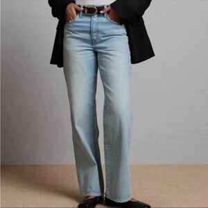 AE77 Light Wash Straight Leg Jeans